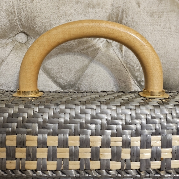 Italian Brand Roberto Rico woven plastic wricker wood top handle 2 way bag - Picture 2 of 7